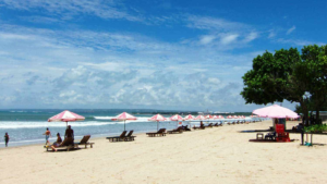 pantai kuta 1-1600X900